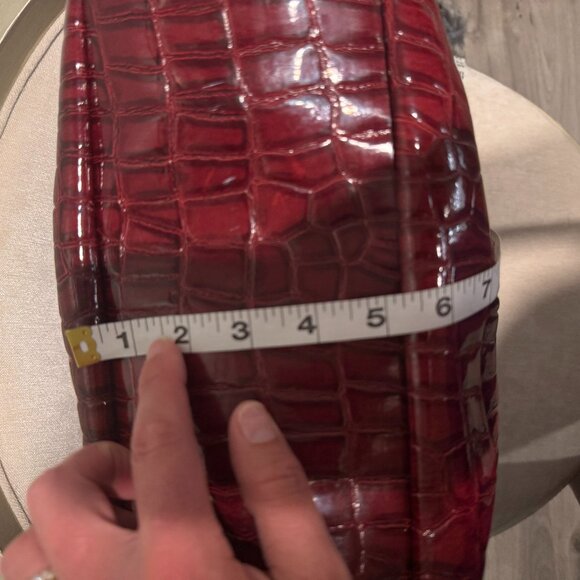 UE Red Faux Crocodile Print Bag W/Gold Hardware - Picture 11 of 13